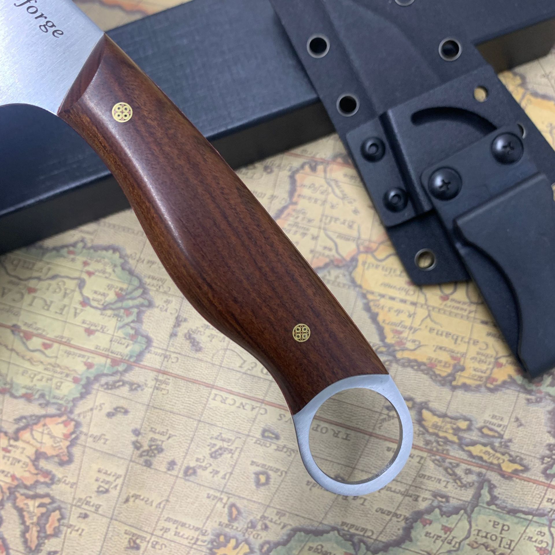 Coltello a lama fissa forgiato - Woodworking In Japanese recensione e prezzo